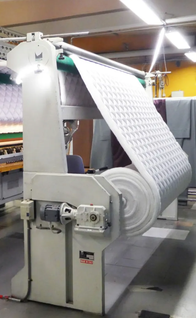 Quiltmaskin i fabriken i Lidköping